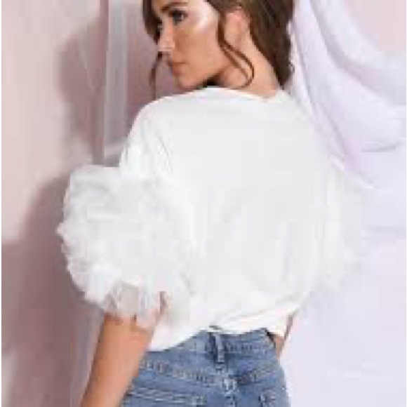 Who What Wear Tops - WHO WHAT WEAR WHITE T-SHIRT WITH MESH RUFFLES!👚🎁